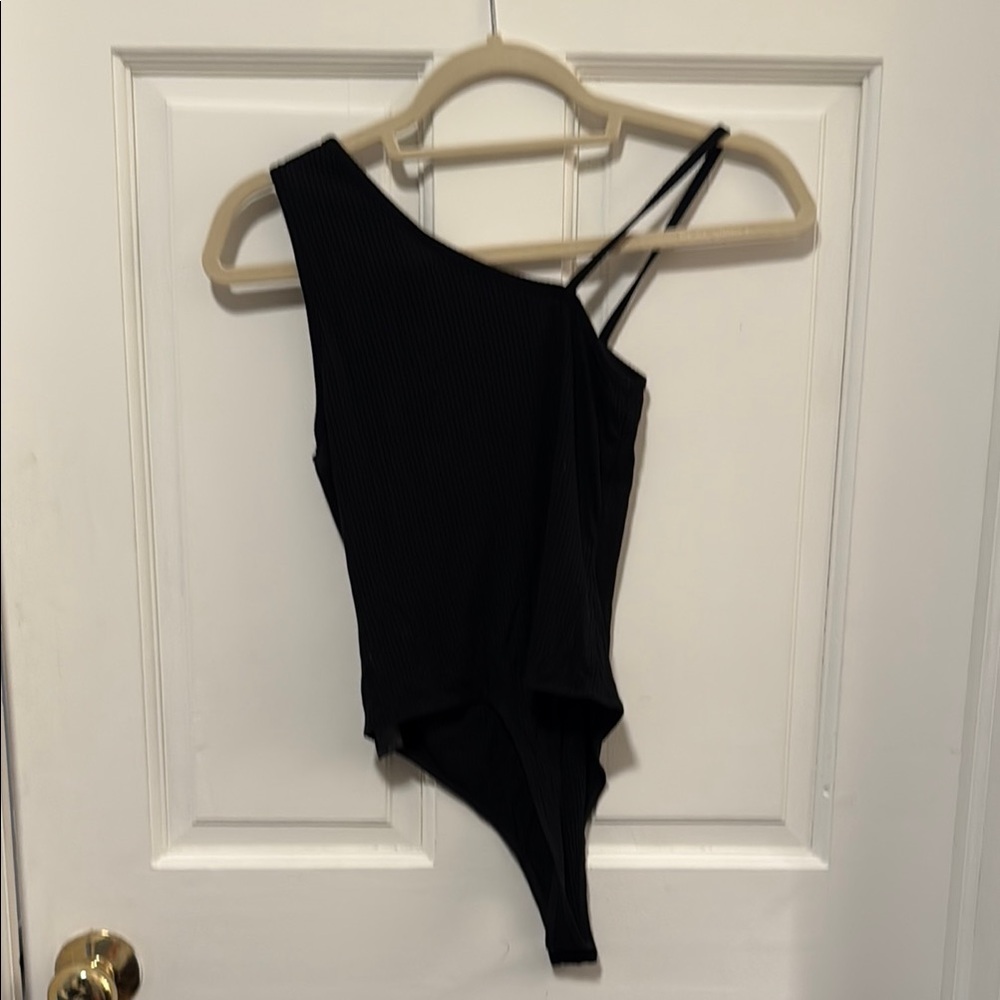 ASOS Black Ribbed One-Shoulder Top - Picture 3 of 3